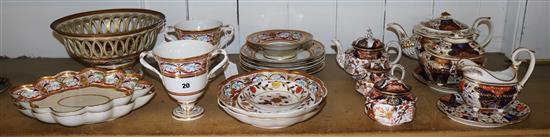 Quantity of Derby tea and dinner wares